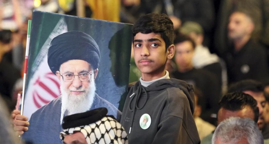 Ir&aacute;n desaf&iacute;a a Trump: "El sue&ntilde;o de la rendici&oacute;n se lo llevar&aacute;n a la tumba" y se disculpa con los pa&iacute;ses vecinos por los ataques