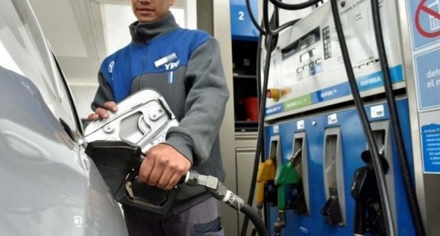 YPF congel&oacute; el precio de los combustibles pese a la escalada del petr&oacute;leo: "No vamos a trasladar la volatilidad al surtidor"