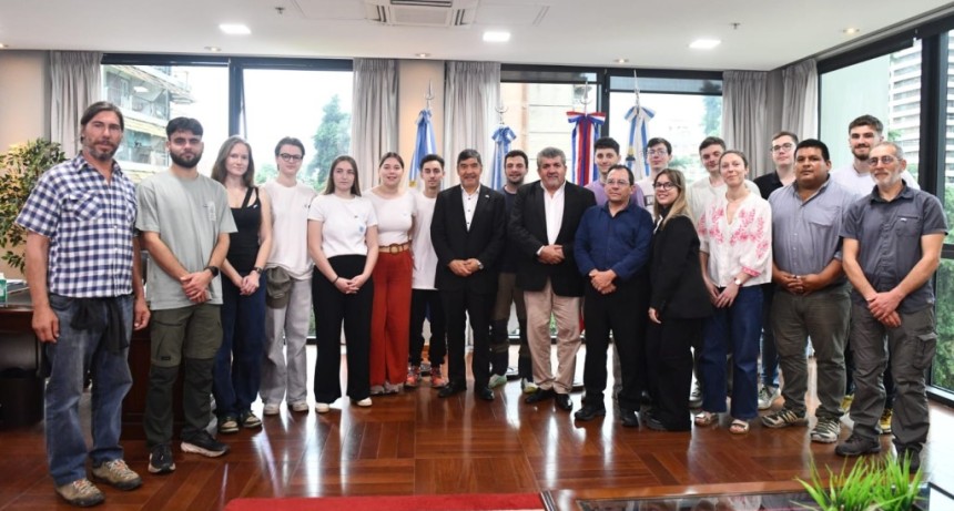 Tucum&aacute;n recibe a estudiantes franceses de enolog&iacute;a para fortalecer la vitivinicultura en Colalao del Valle