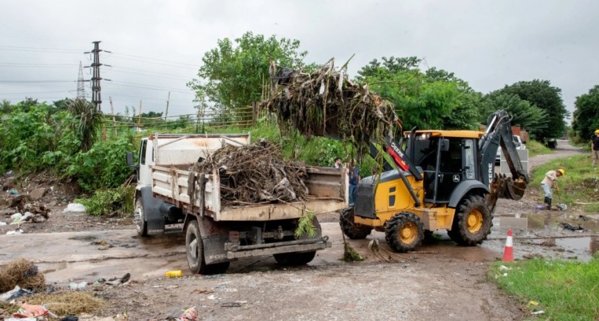 La Municipalidad refuerza la limpieza de canales y desag&uuml;es en San Miguel de Tucum&aacute;n tras las intensas lluvias