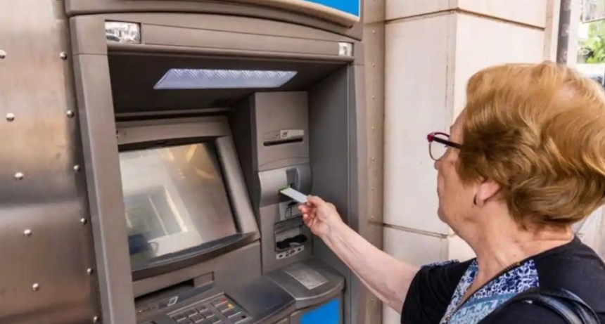 C&oacute;mo quedan las jubilaciones, pensiones y AUH en abril tras la inflaci&oacute;n de febrero del 2,9%