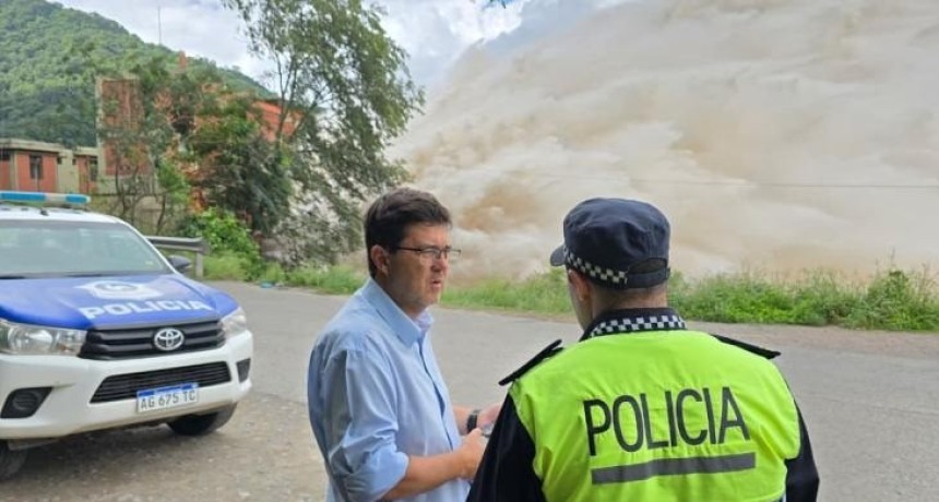 El ministro de Seguridad recorri&oacute; las m&aacute;rgenes del r&iacute;o Sal&iacute; y supervis&oacute; operativos preventivos ante la crecida