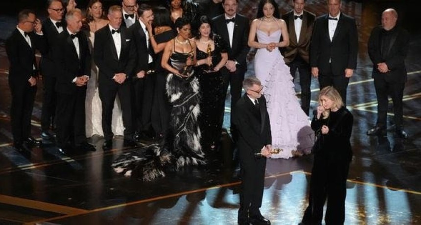 One Battle After Another arras&oacute; en los Oscar 2026: gan&oacute; seis estatuillas, incluyendo Mejor Pel&iacute;cula y Mejor Direcci&oacute;n