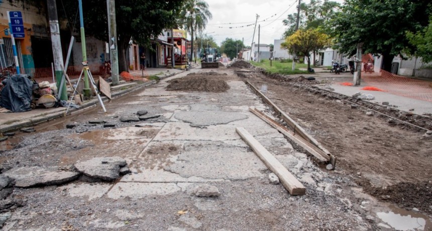 Villa Alem: el Municipio repavimenta una esquina con hormig&oacute;n y realiza un operativo sanitario en el barrio
