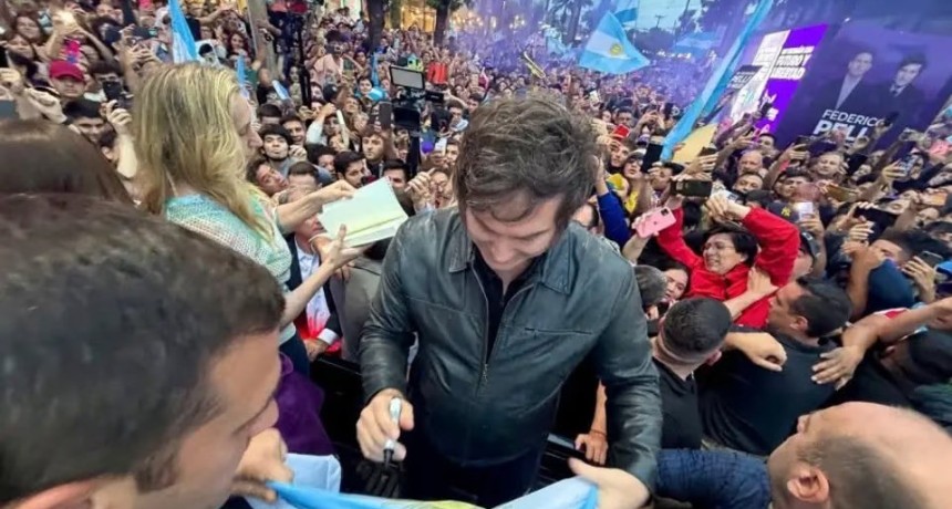 Milei llega a Tucum&aacute;n en medio de un clima 