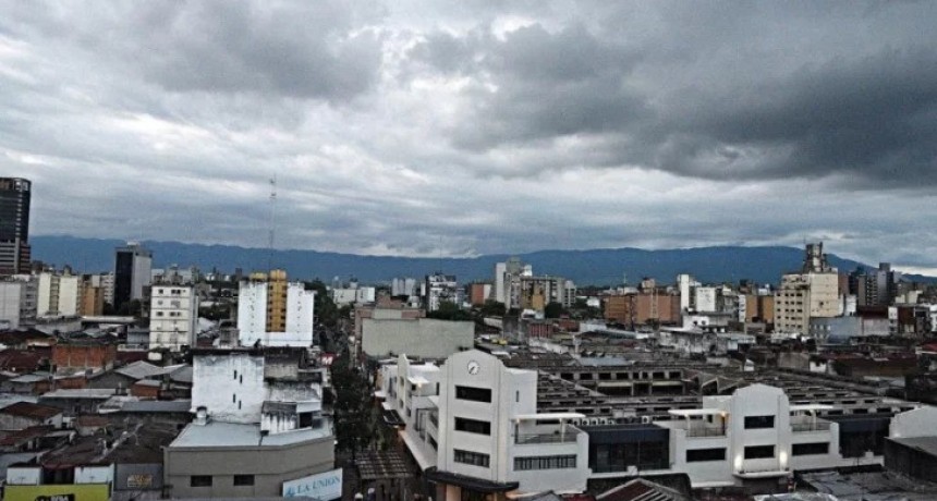 Jueves con tormentas aisladas en Tucum&aacute;n: la m&aacute;xima llegar&aacute; a 26&deg; y la humedad alcanza el 96%