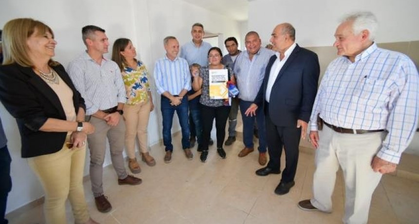 El Gobierno entregó viviendas a familias de Quilmes y Los Sueldos