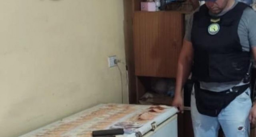 Secuestran más de $230.000 y celulares vinculados a una causa de robo con arma de fuego