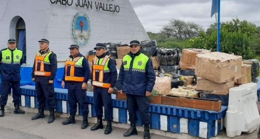 Secuestran 240 kilos de hojas de coca y 200 cubiertas en el puesto Cabo Vallejo
