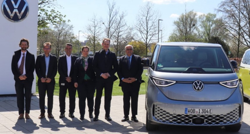 Volkswagen eligió a Argentina para producir camiones, motos y avanzar en la transición tecnológica a vehículos eléctricos