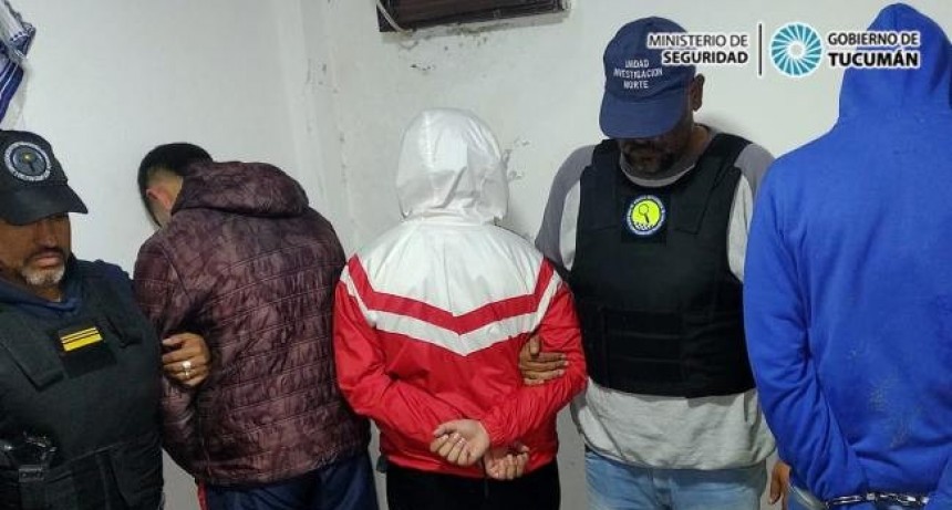 Detienen a tres jóvenes cuando asaltaban a un repartidor de comida