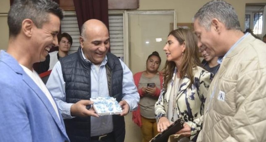 Manzur recorrió emprendimientos sociales en el Barrio Diza