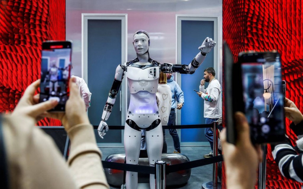 China empezará a construir robots humanoides en masa