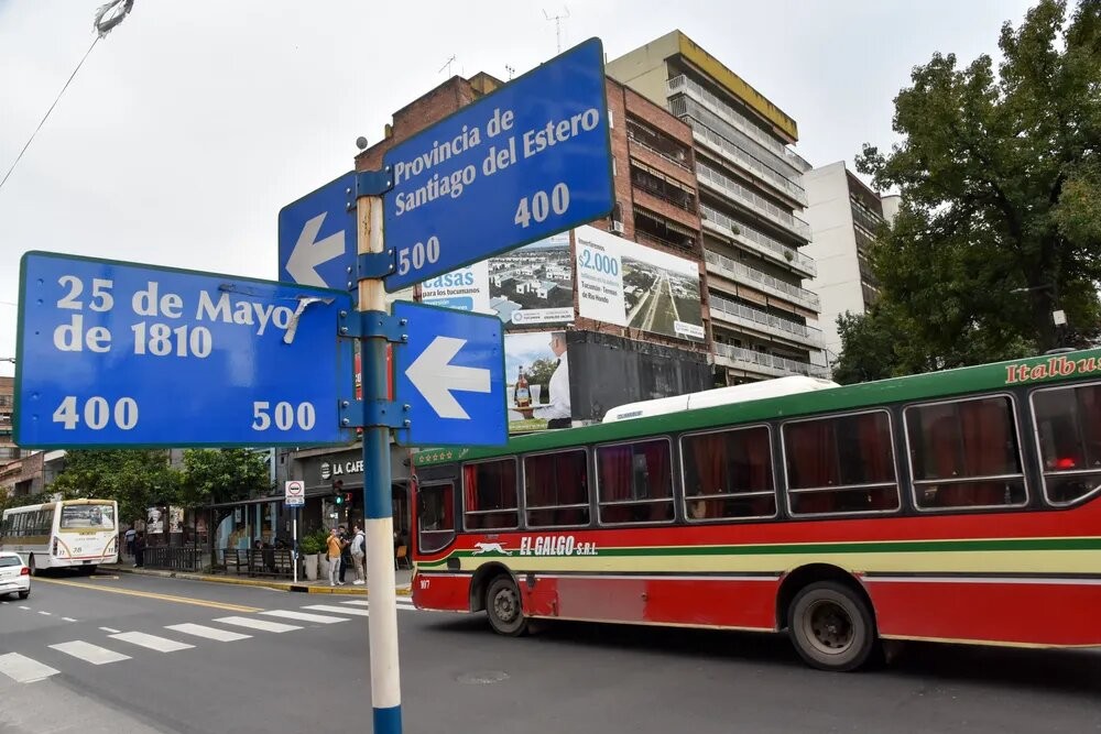 Más de 100 agentes controlan que se respete el carril exclusivo para ómnibus