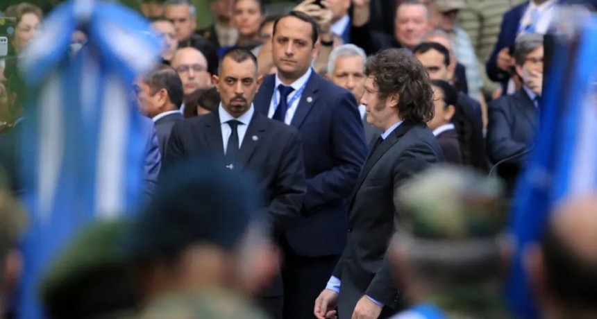 Milei encabez&oacute; el acto por la Guerra de Malvinas y pidi&oacute; inaugurar "una nueva era de reconciliaci&oacute;n con las Fuerzas Armadas"