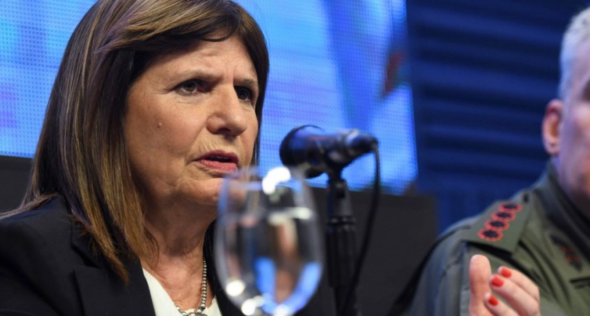 Bullrich: "Las Fuerzas Armadas han sido muy maltratadas durante los a&ntilde;os de la democracia"