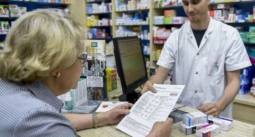 Jubilados compran los medicamentos un 40% encima de la inflaci&oacute;n y PAMI reduce gratuitos