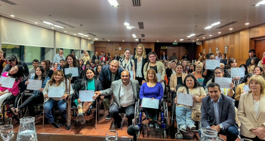 La Legislatura homenajeó a mujeres profesionales con discapacidad