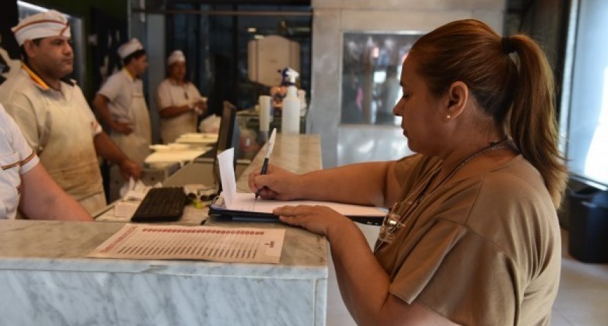Exigen a los comercios que venden alimentos el certificado de desinfecci&oacute;n