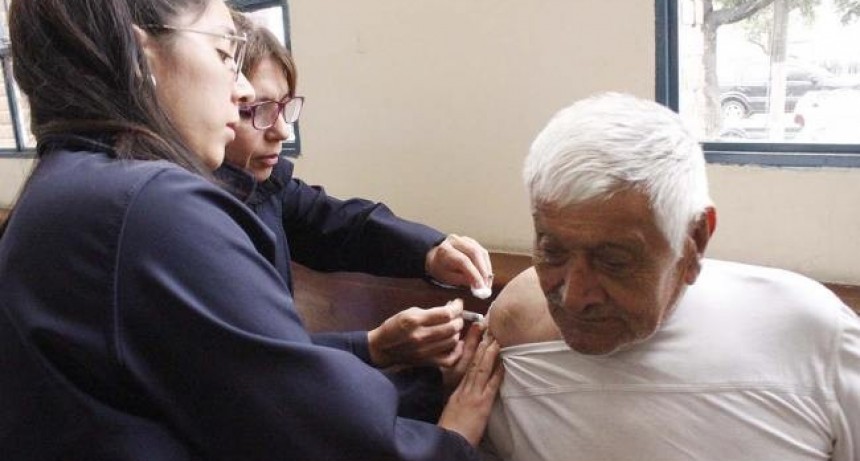 Contin&uacute;a la vacunaci&oacute;n antigripal en geri&aacute;tricos de toda la Provincia