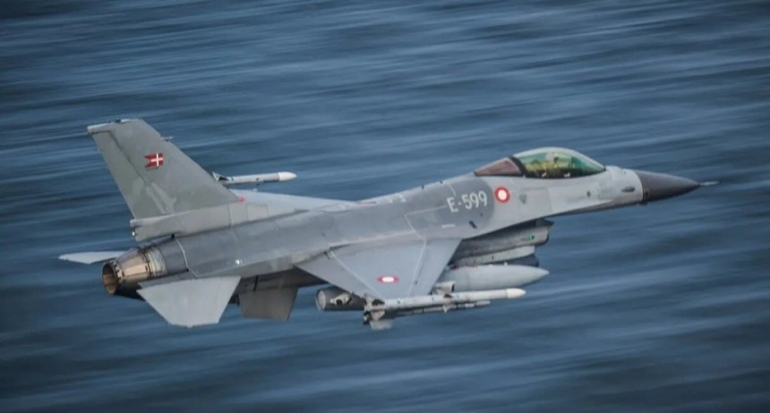Dinamarca donar&aacute; a Ucrania 65 cazas F-16 estadounidenses similares a los seis por los que Argentina pagar&aacute; U$D 338 millones