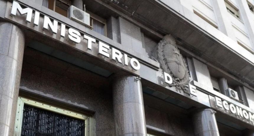 Las transferencias no autom&aacute;ticas a provincias cayeron 82% en marzo