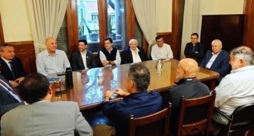 Az&uacute;car: Industriales tucumanos firman compromiso frente a la zafra 2024