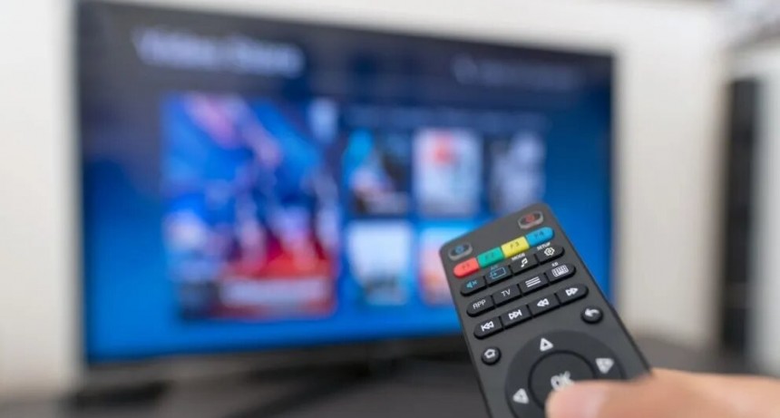 Desregulan tarifas de celulares, internet y el cable