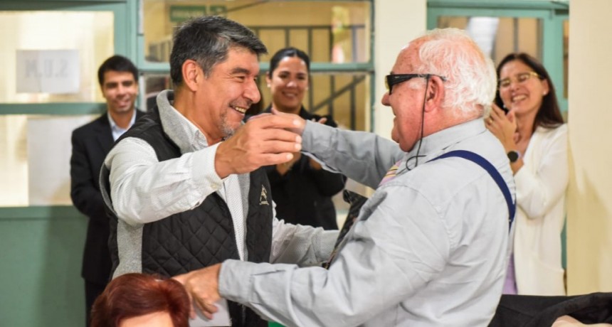 El Vicegobernador visitó la Fundación Lazos de Luz y respaldó un proyecto para acompañantes terapéuticos 