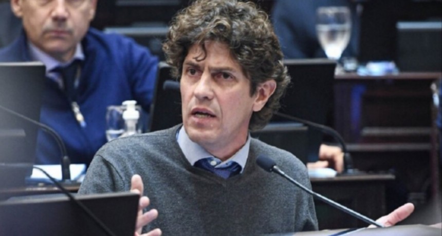 Denuncian al Lousteau por presunta venta de informes económicos al Congreso