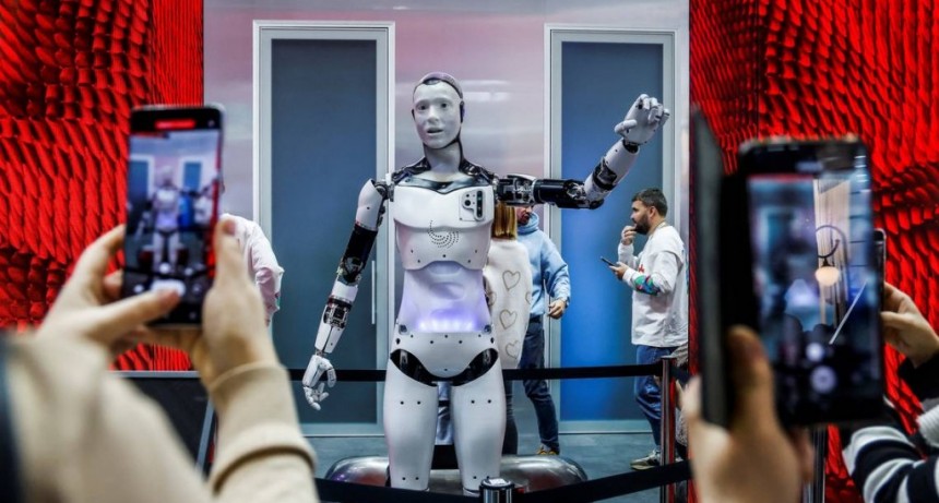 China empezará a construir robots humanoides en masa