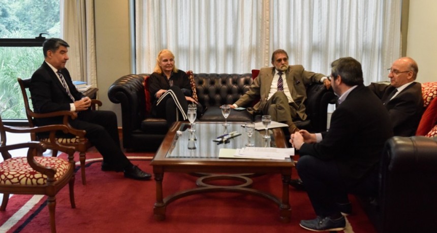 El vicegobernador se reunión con autoridades de la Facultad de Derecho