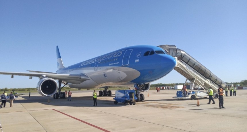 Aerolíneas Argentinas transportará casi 210.000 pasajeros durante el fin de semana
