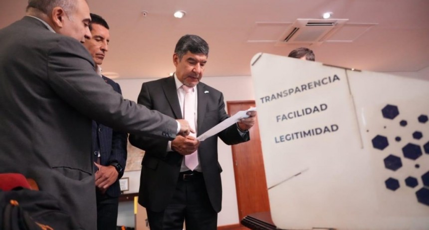 Voto digital con respaldo en papel: la apuesta tecnológica que analiza Tucumán