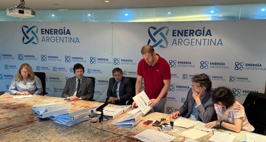 Adiós a ENARSA: comienza el desmantelamiento de la empresa estatal con la salida de Transener