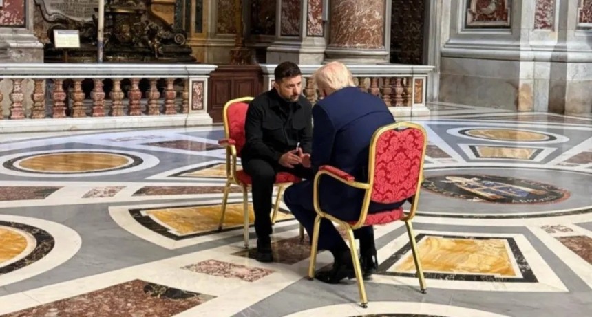Zelenski y Trump abordan la paz en Ucrania en encuentro clave en el Vaticano