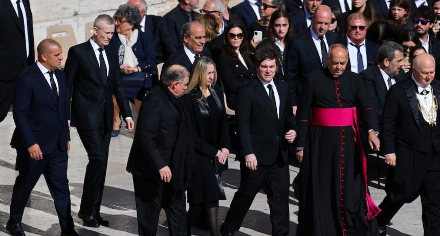 Milei en primera fila: el emotivo adiós al papa Francisco en un Vaticano colmado de líderes mundiales