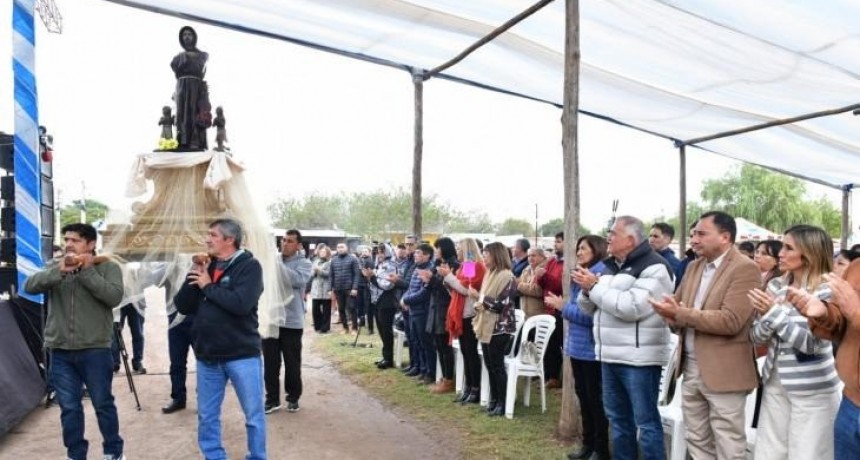 Jaldo participó de la misa en honor a San Francisco Solano en Trancas