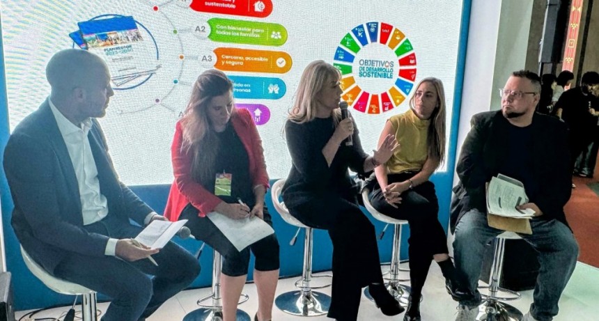Chahla presentó en la Feria del Libro el modelo tucumano de transformación urbana y ambiental