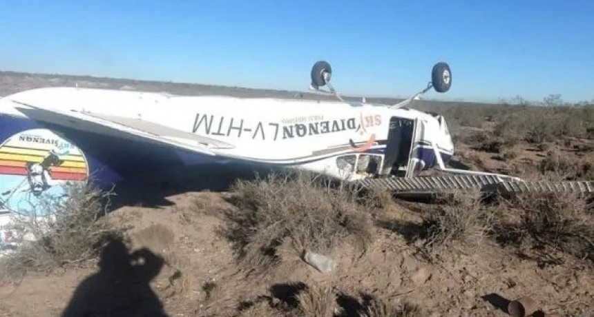Tragedia aérea en Río Negro: muere un hombre y dos quedan graves al caer avioneta de paracaidismo