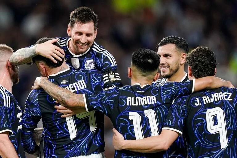 Argentina gole&oacute; 5-0 a Zambia en La Bombonera con un gol de Messi