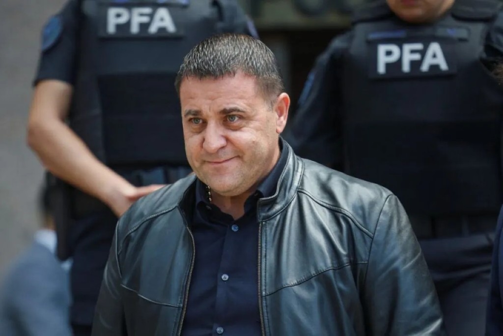 Esc&aacute;ndalo en la AFA: chats revelan entregas millonarias en efectivo por US$ 18 millones en autos de alta gama