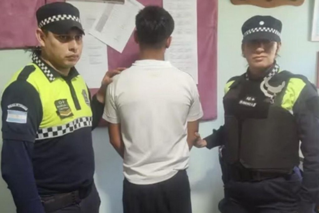 Un adolescente de 17 a&ntilde;os fue detenido con un rev&oacute;lver y seis balas dentro de una escuela