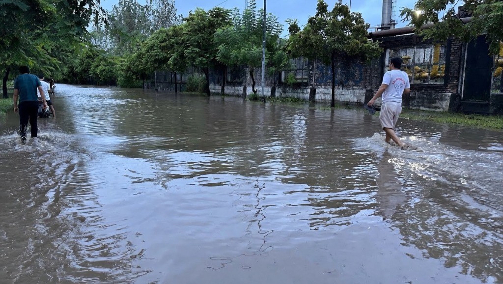 Concepci&oacute;n: buscan determinar qu&eacute; provoc&oacute; el comportamiento an&oacute;malo del agua en la Acequia de Los M&eacute;ndez