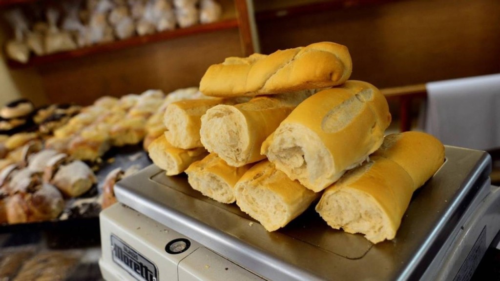 El pan subir&aacute; entre 5% y 7% en Tucum&aacute;n desde el lunes 13 de abril, advierten los panaderos