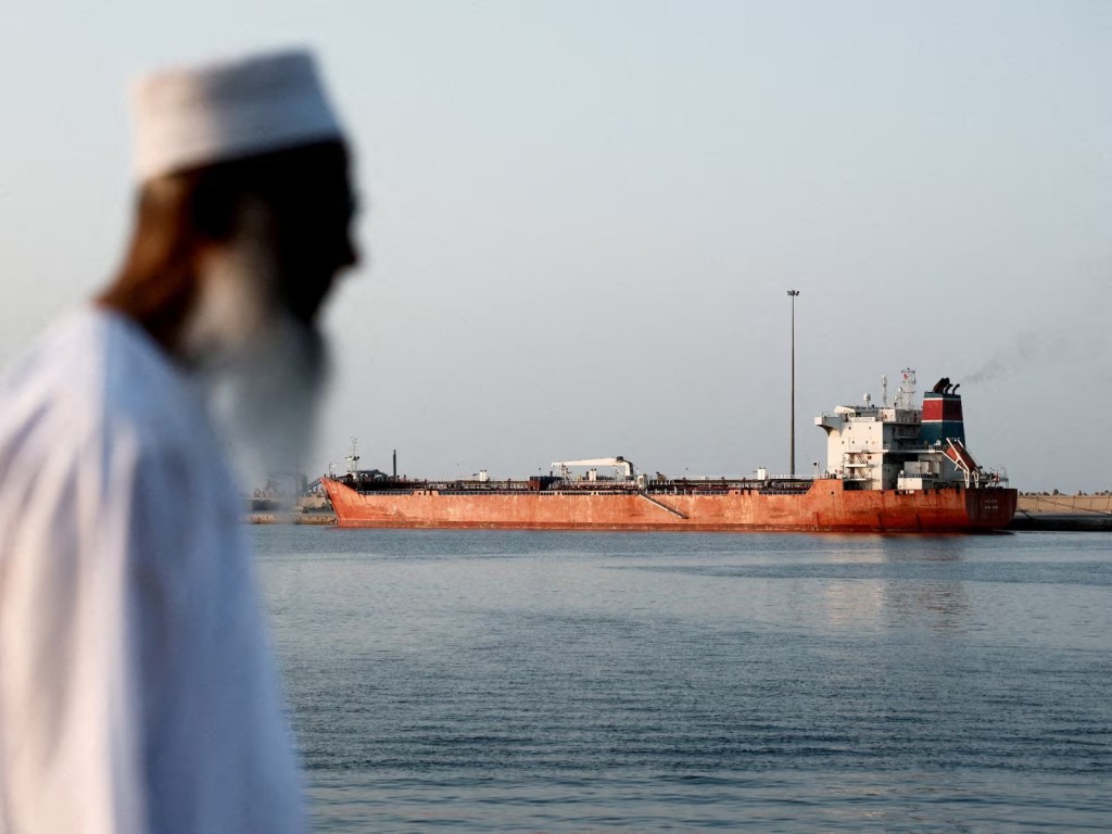 El estrecho de Ormuz vuelve a ser navegable: primeros buques cruzan tras la tregua de dos semanas entre EE.UU. e Ir&aacute;n