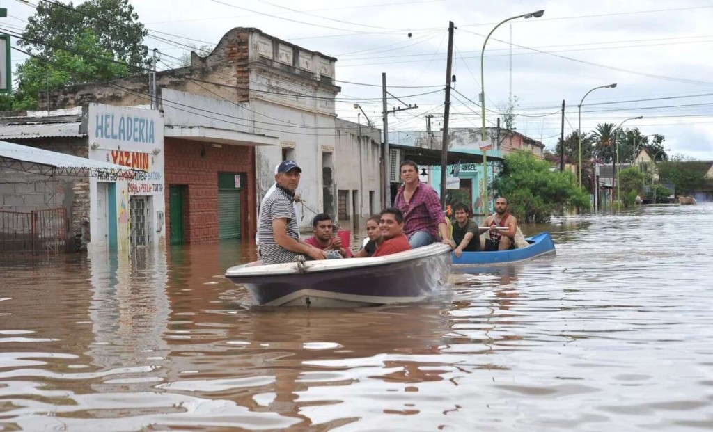 "La plata est&aacute;, pero no va a las obras": la dura denuncia de un legislador por las inundaciones en Tucum&aacute;n