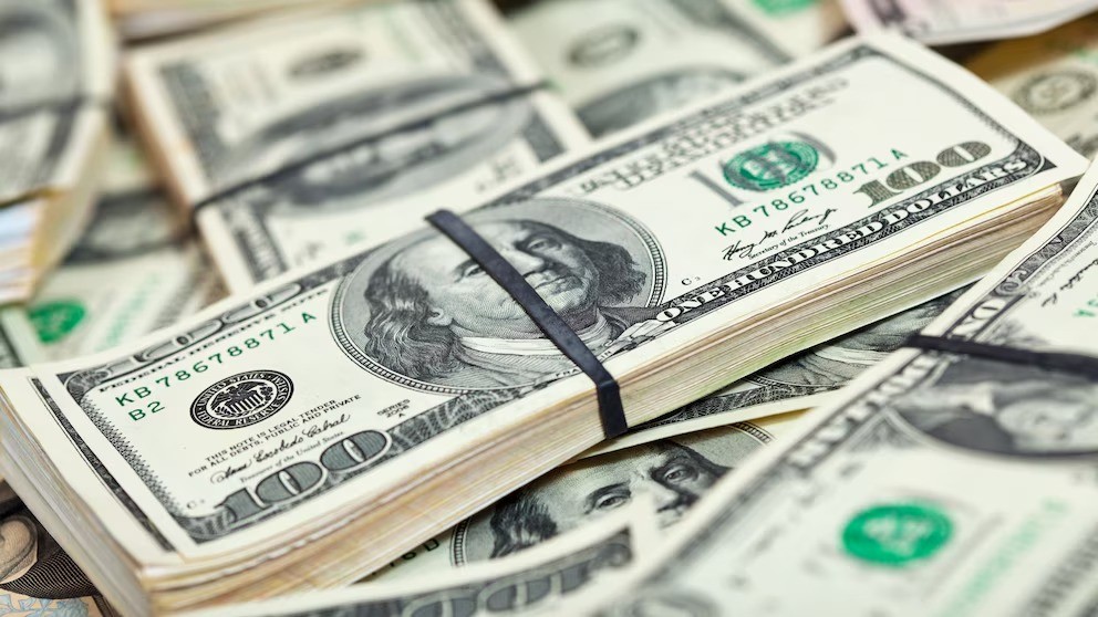 BCRA elimin&oacute; los l&iacute;mites para retirar efectivo en el exterior con tarjetas argentinas: adi&oacute;s a los USD 50 y USD 200 por operaci&oacute;n