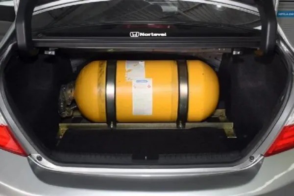 Combustibles: llenar un tanque cuesta m&aacute;s de $118.000 y el GNC revive con un 40% m&aacute;s de instalaciones en marzo