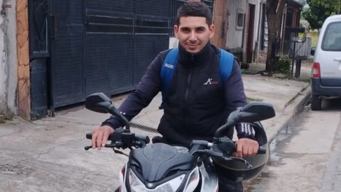 Tragedia en Ruta 323: un motociclista de 28 a&ntilde;os muri&oacute; al chocar contra un mont&iacute;culo de ripio cerca de un puente clausurado